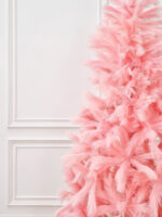 Искусственная ель Pink Charm слева